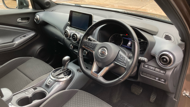 Nissan Juke 1.0 DiG-T 114 N-Connecta 5dr DCT Petrol Hatchback